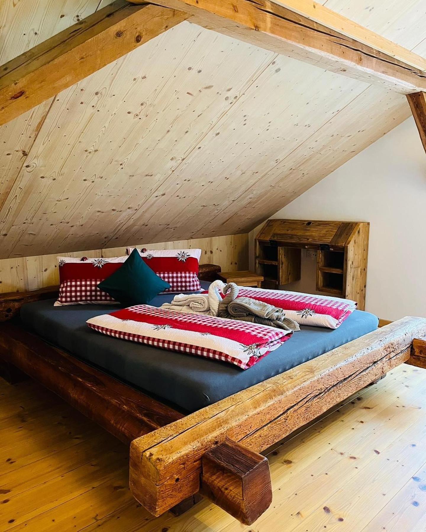 Conny'S B&B Niederweningen ภายนอก รูปภาพ