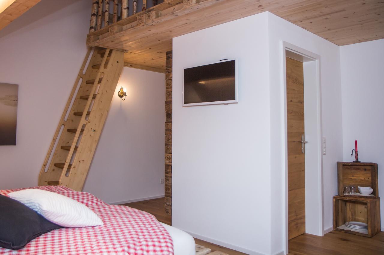 Conny'S B&B Niederweningen ภายนอก รูปภาพ