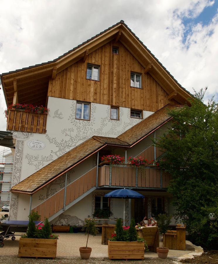 Conny'S B&B Niederweningen ภายนอก รูปภาพ