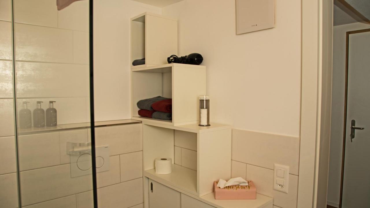 Conny'S B&B Niederweningen ภายนอก รูปภาพ