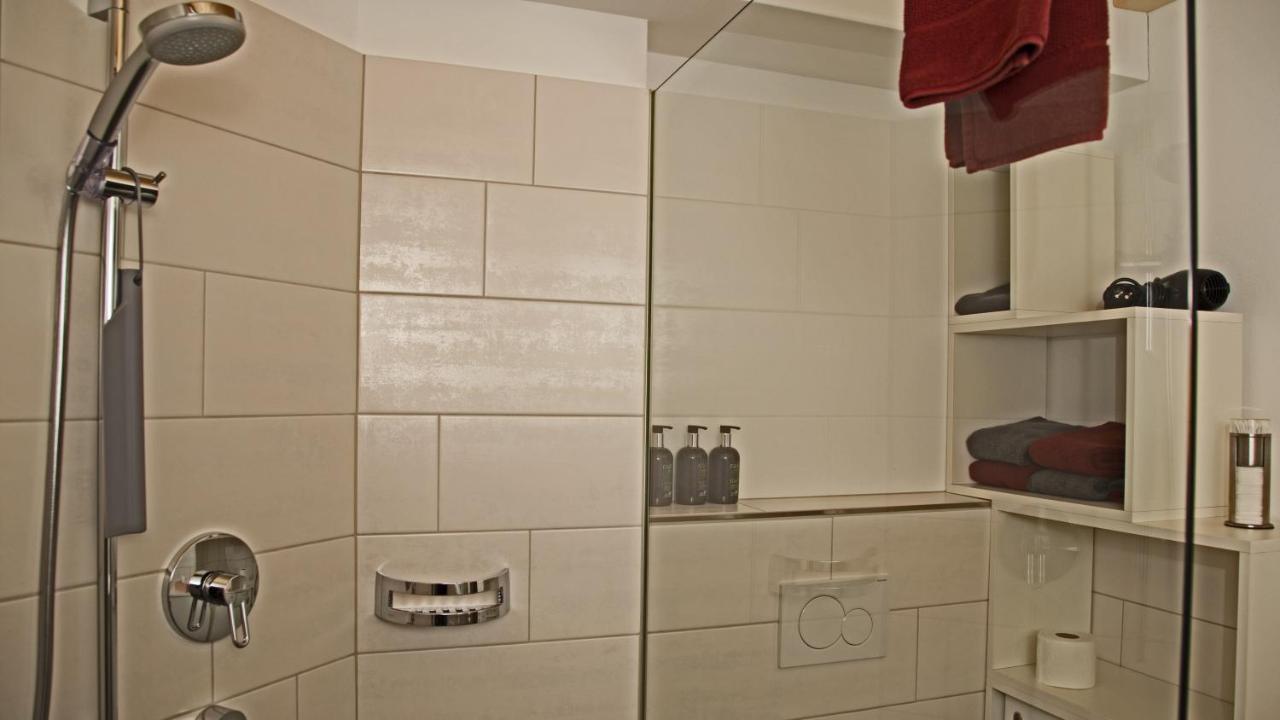 Conny'S B&B Niederweningen ภายนอก รูปภาพ